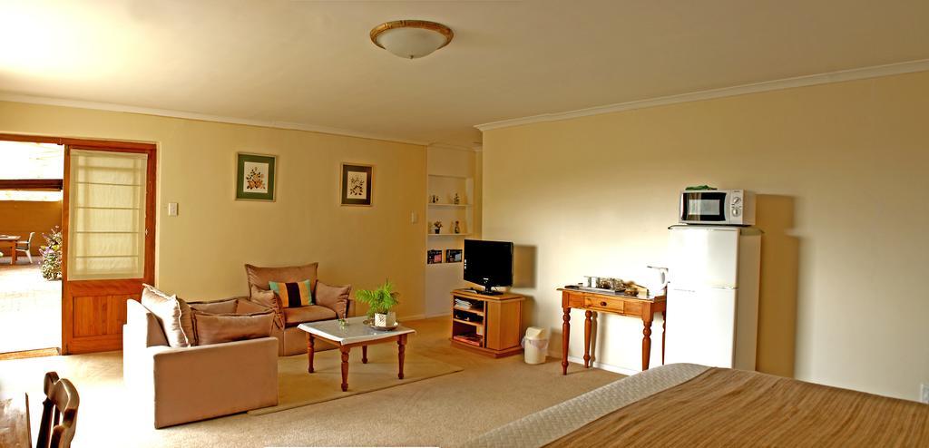 Vineyards Country Home Guest Room Blomtuin ภายนอก รูปภาพ