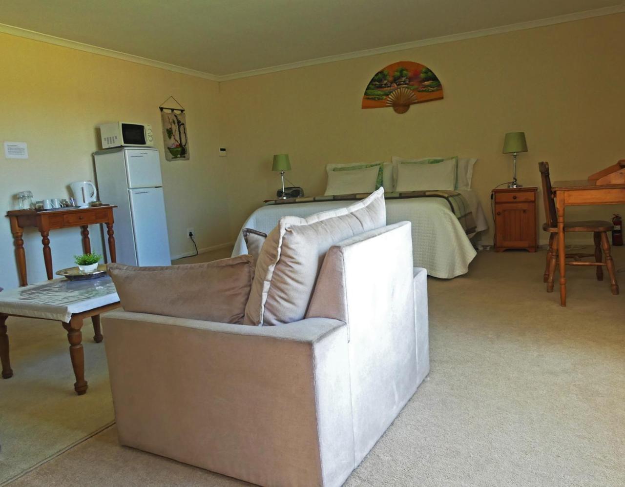 Vineyards Country Home Guest Room Blomtuin ภายนอก รูปภาพ